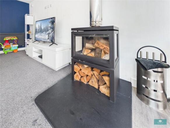 3 bed Semi-Detached for sale Image 10