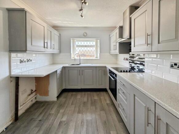 2 bed Detached Bungalow for sale Image 8