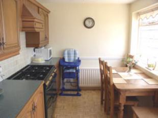 MODERN KITCHEN/DINER