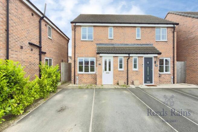 3 bed Semi-Detached to rent Image 12