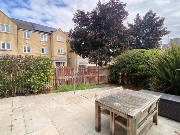 3 bed Town House for sale Image 9