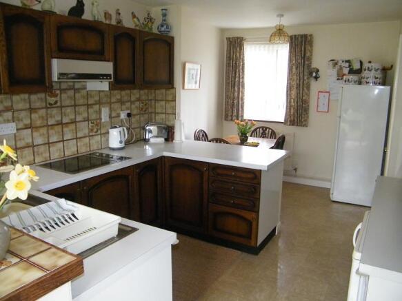 Kitchen/ Breakfast Room