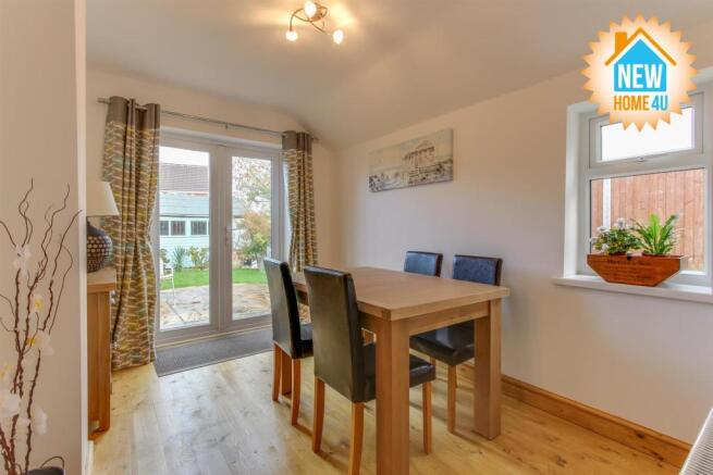 DINING ROOM: