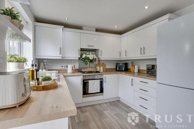 3 bed Terraced for sale Image 6