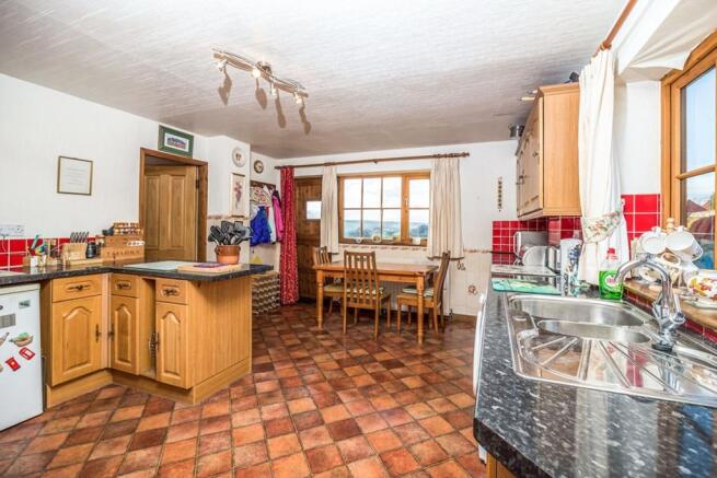Kitchen / Dining Roo
