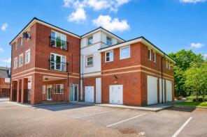 9, 60 Claughton Court, Russet Drive, St. Albans AL4 0AS