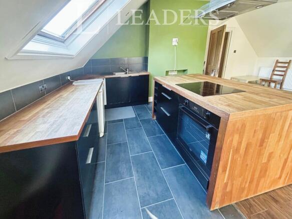 43b9eeeb-Kitchen