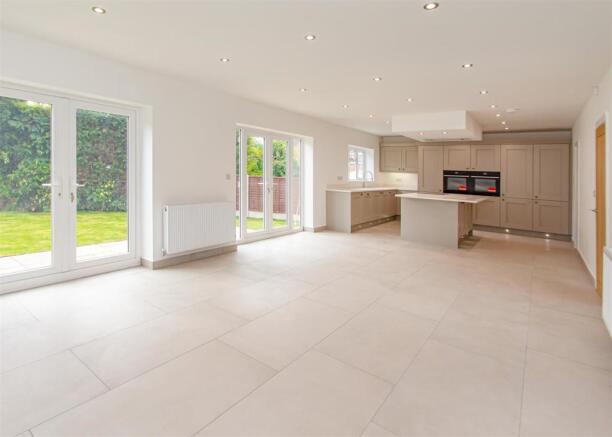 23 Farm Road-kitchen1.jpg