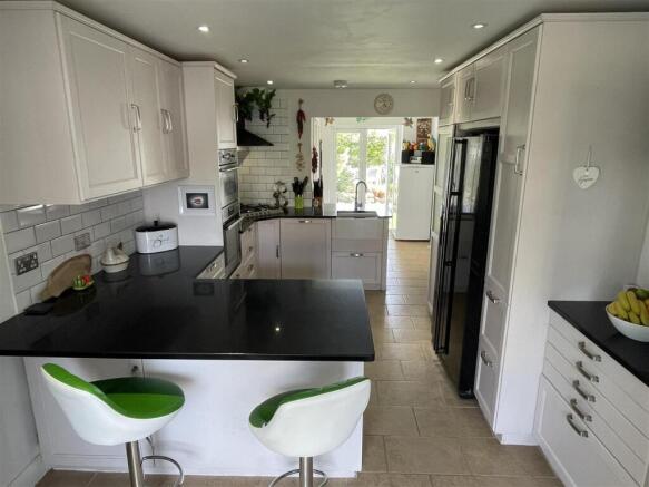 Kitchen Breakfast Room.JPG