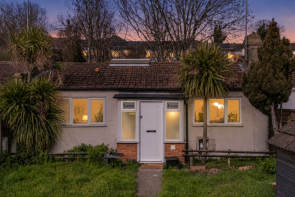 8, Hillside, Erith DA8 1DA