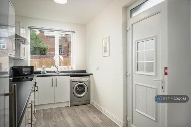 1 bed House Share to rent Image 7