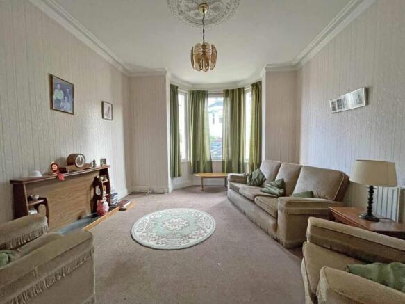 Blandford Road 17 - Lounge Front.jpg