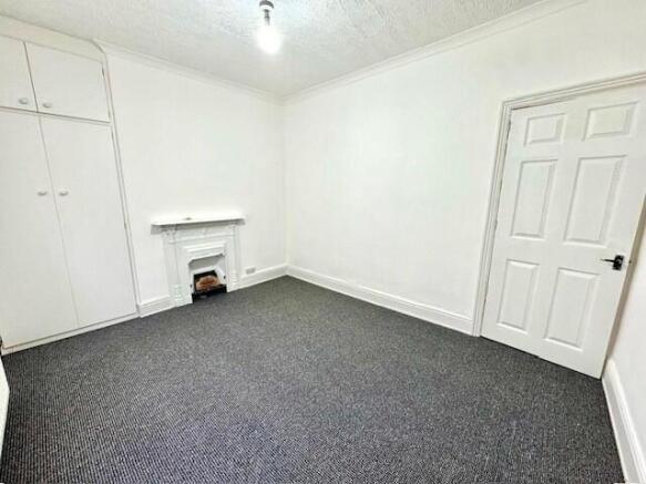 2 bed House to rent Image 4