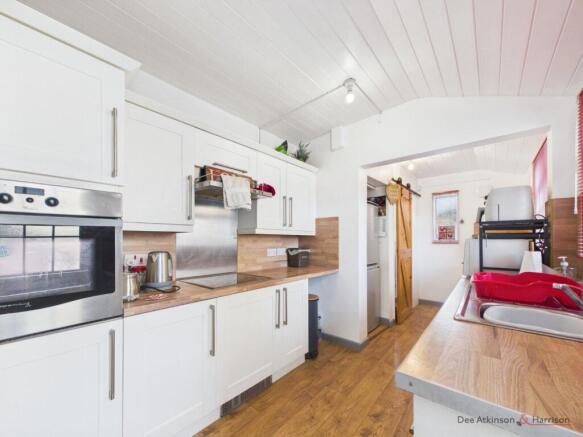 2 bed Semi-Detached for sale Image 10