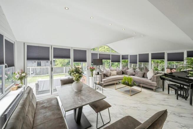 4 bed Detached for sale Image 5