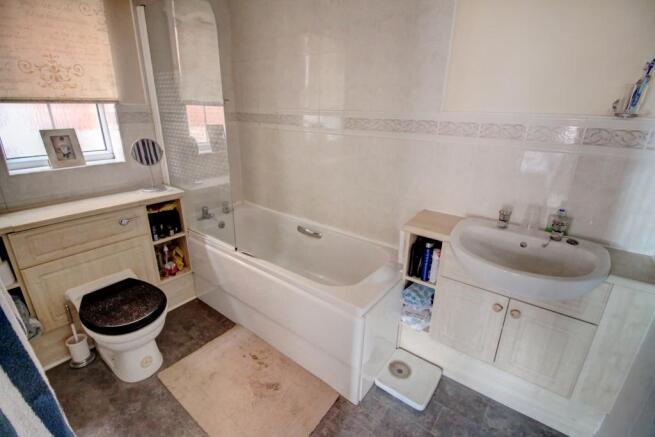 En-Suite Bathroom