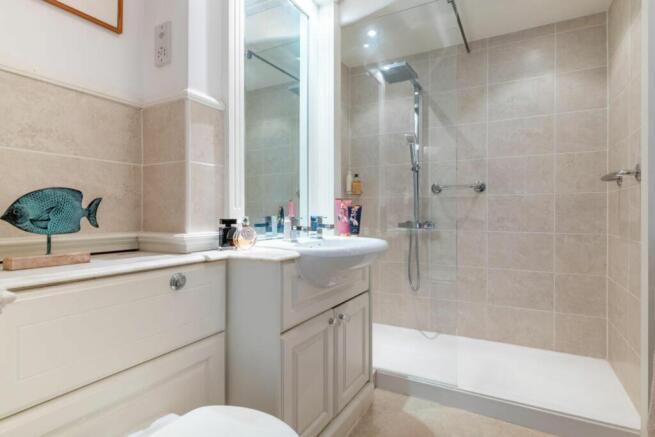 Very spacious bathroom