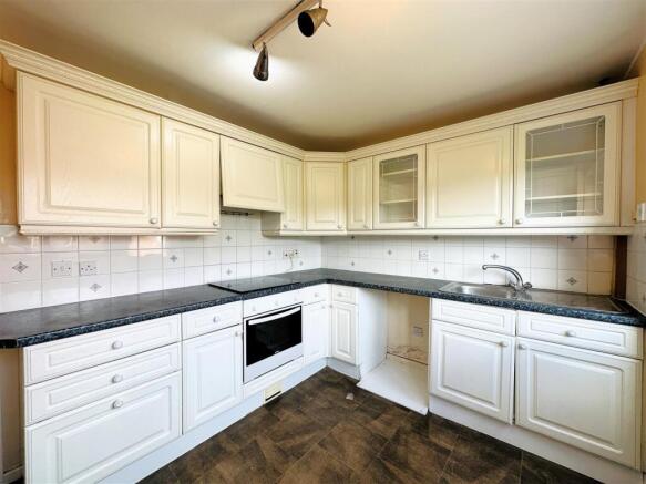 2 bed Terraced for sale Image 7