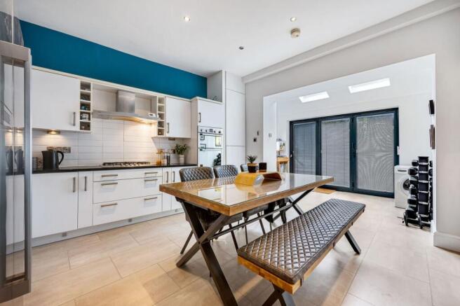 Kitchen/ Dining Room