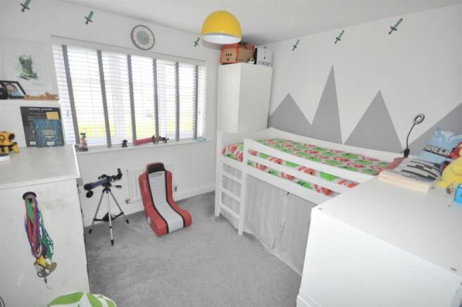 BEDROOM 2