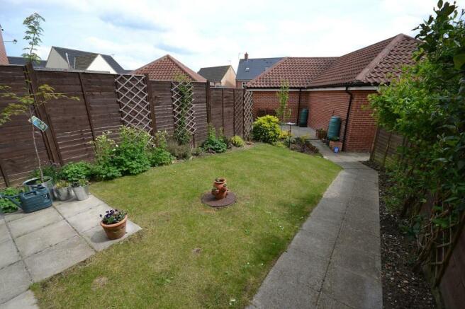 53 Ranulf Road garde