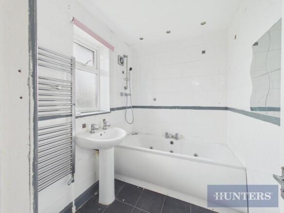 3 bed Terraced for sale Image 6