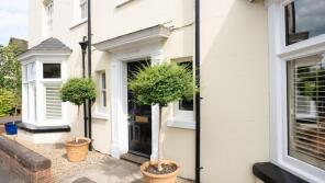 Flat 2, 7 Beauchamp House, Abbey Hill, Kenilworth CV8 1LW