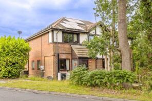 10, Montargis Way, Crowborough TN6 2YB