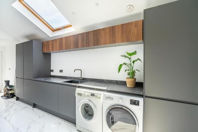 3 bed Semi-Detached for sale Image 5
