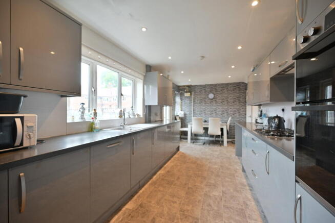 3 bed Terraced for sale Image 10