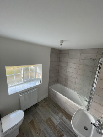 3 bed Semi-Detached to rent Image 11