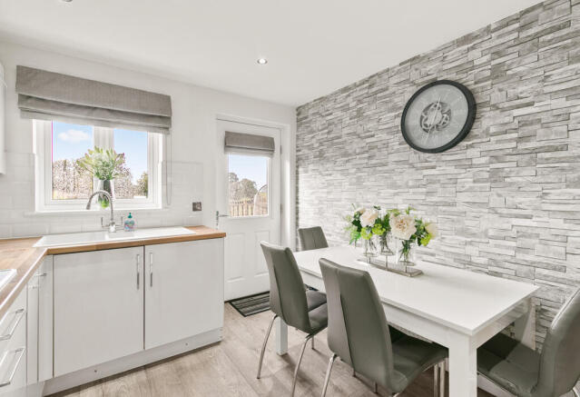 Kitchen/Dining area