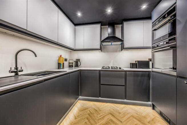 Flat 5, Elizabeth House, Besconsfield Road, Waterl