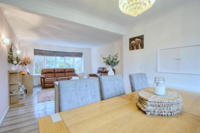 3 bed Semi-Detached for sale Image 4