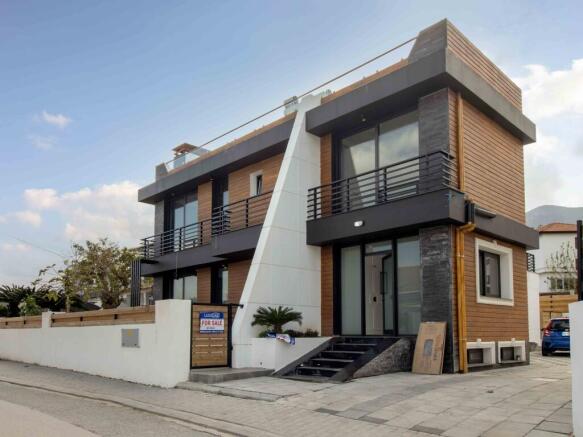 3-bedroom contemporary designed LUXURY villa + private swimming pool + underfloor heating infrastructure + cinema room Image 9999 2