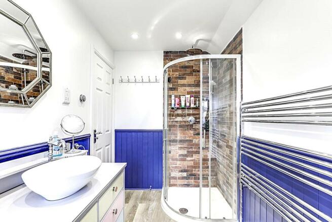Luxury Bath & Shower Room