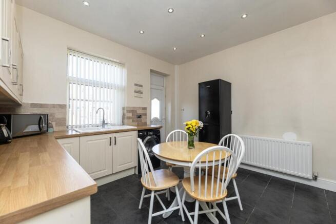 3 bed Semi-Detached for sale Image 7