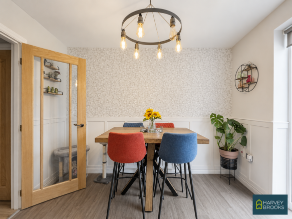 4 bed Detached for sale Image 6