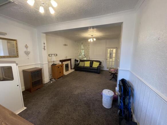 Living room 3.JPG