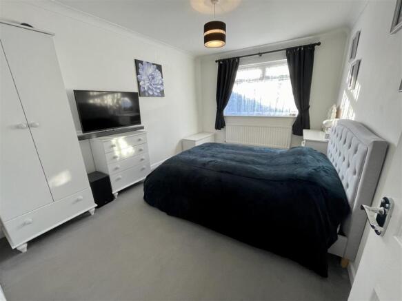 5. bed1.jpg