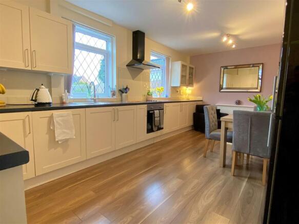 Open-plan Dining Kitchen