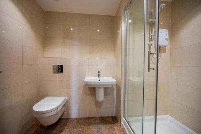3 bed Apartment to rent Image 6