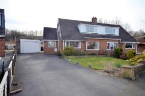 16, Parkfield Crescent, Mirfield WF14 9HQ