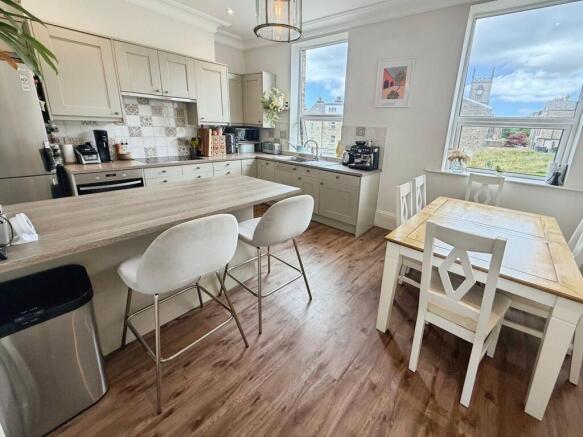 4 bed Terraced for sale Image 6