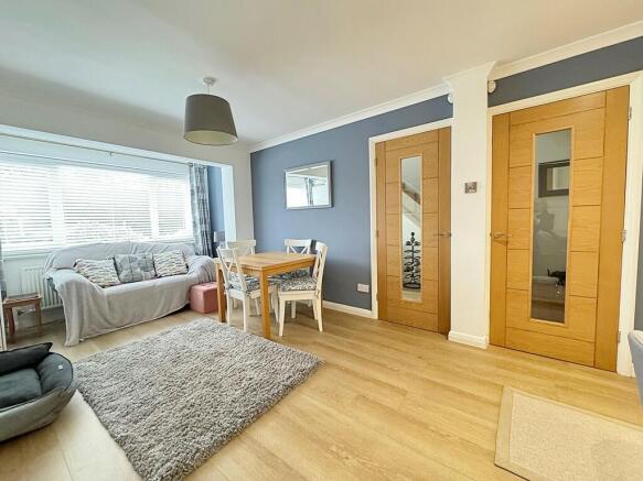 Kitchen Seating A...
