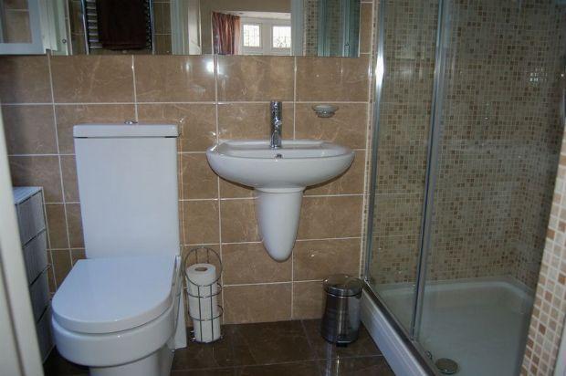 EN SUITE