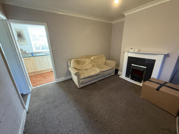 2 bed Semi-Detached to rent Image 5