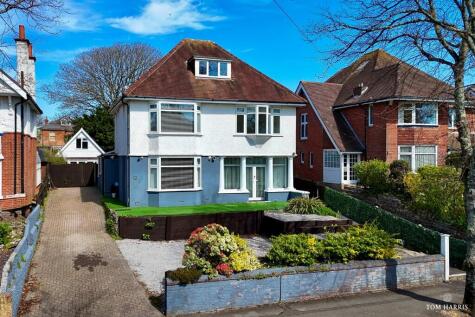 Wentworth Avenue, Bournemouth, Dorset, BH5
