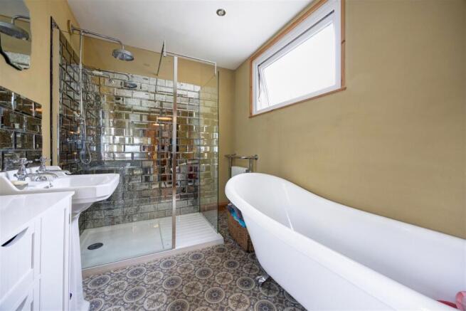 4 bed Terraced for sale Image 12