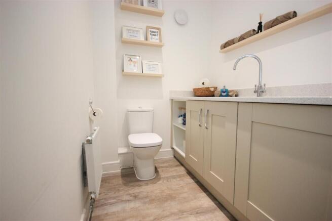 downstairs WC.JPG